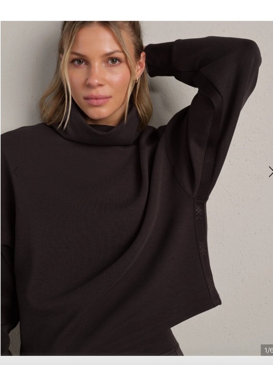 RHONE Sweaters - Rhone DreamGlow Mock Neck cropped Sweater chocolate brown size medium